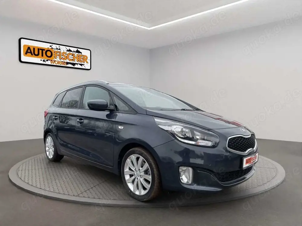 Kia Carens UEFA Euro 2016  1.Hand