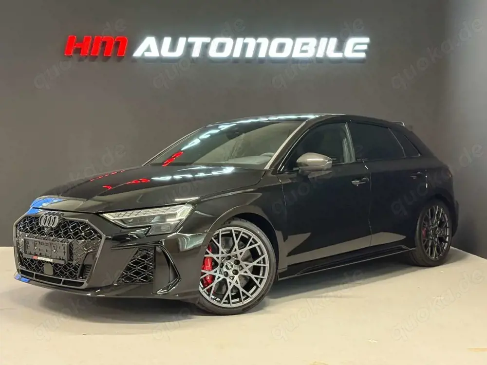 Audi RS3 SB/RACING SEATS/PANO/360°/CARBON/KERAMIK