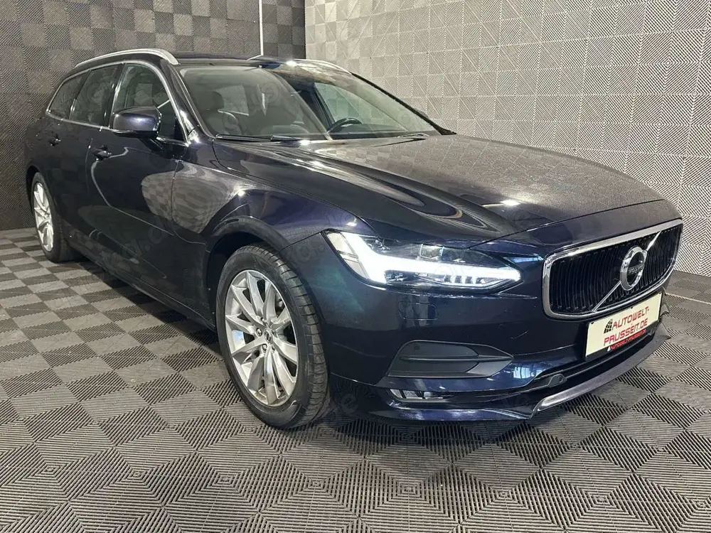 Volvo V90 Kombi AWD*MOMENTUM*LED-R.KAM-ST.H-MEMO-LEDER