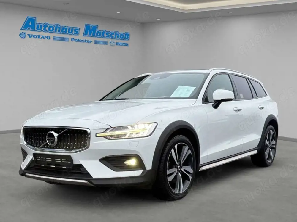 Volvo V60 Cross Country Pro AWD HUD StandHZG AHK Navi Leder