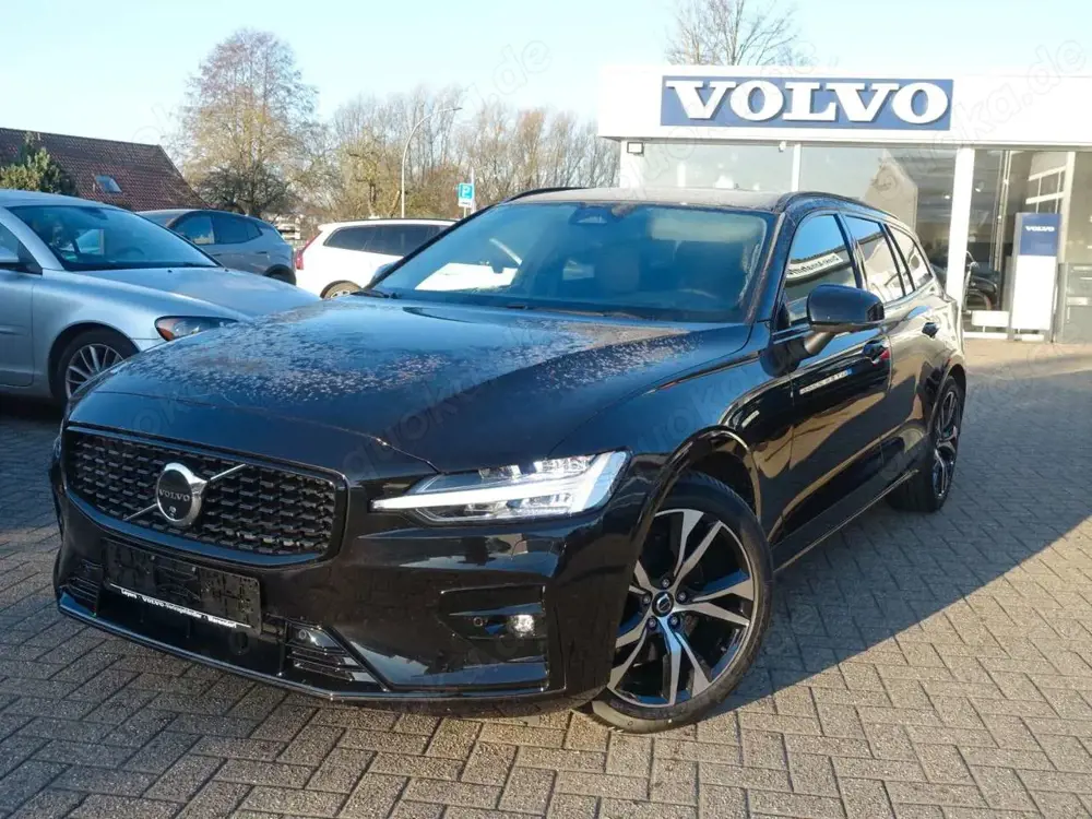 Volvo V60 Ultra Dark B4 Mild-Hybrid 360°KAM/BLIS/PANO
