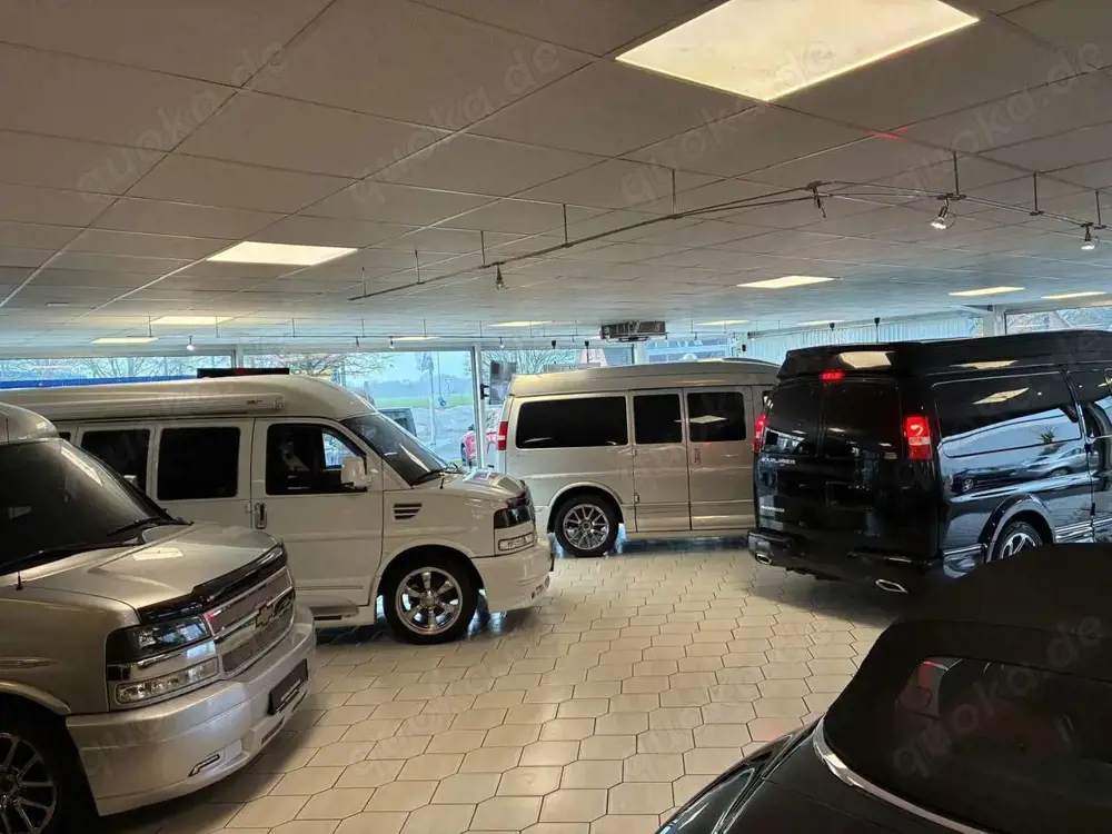 GMC Savana 2500- 6,0 V8 Explorer Limited. 9 Sitze