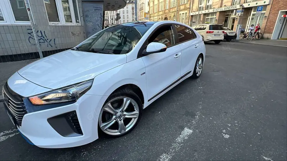 Hyundai IONIQ Hybrid 1.6 GDI Style