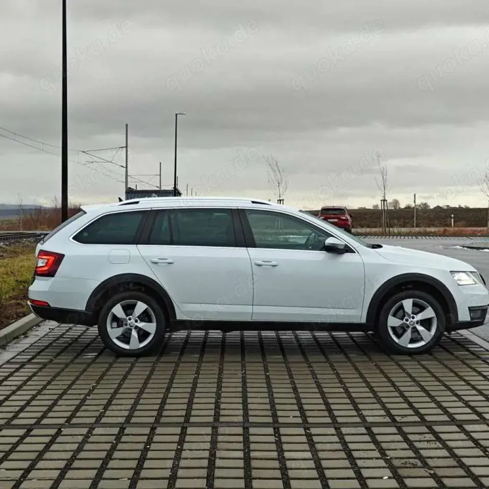 Skoda Octavia Combi 2.0 TDI 4x4 DSG Scout