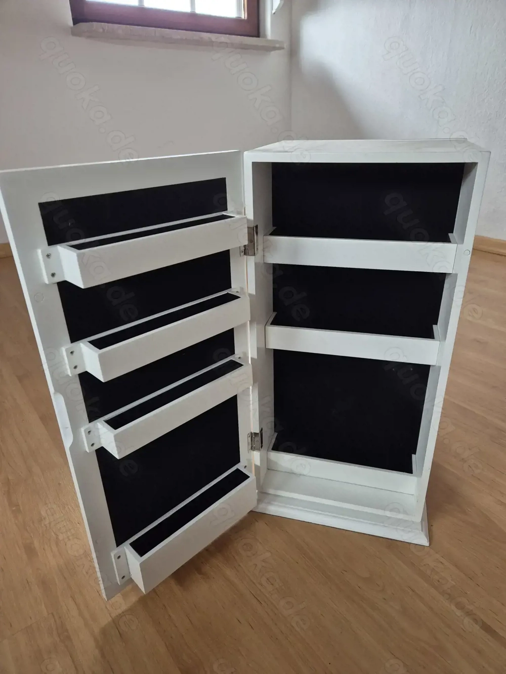 Schmuck Schmink Schrank mit Spiegel drehbar
