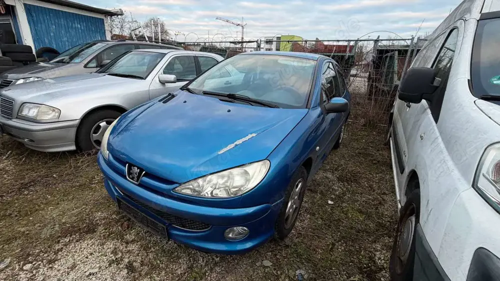 Peugeot 206 206  Tüv : 10/26