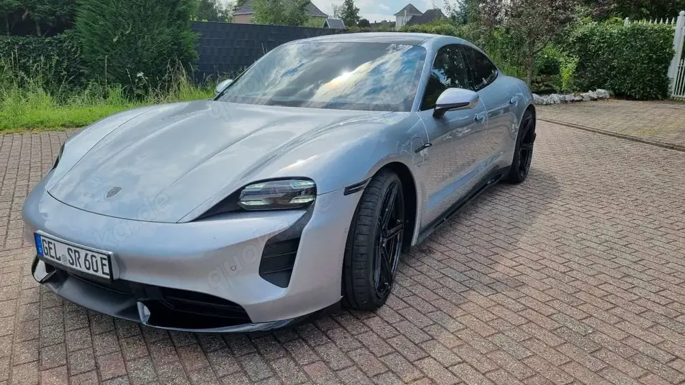 Porsche Taycan Turbo
