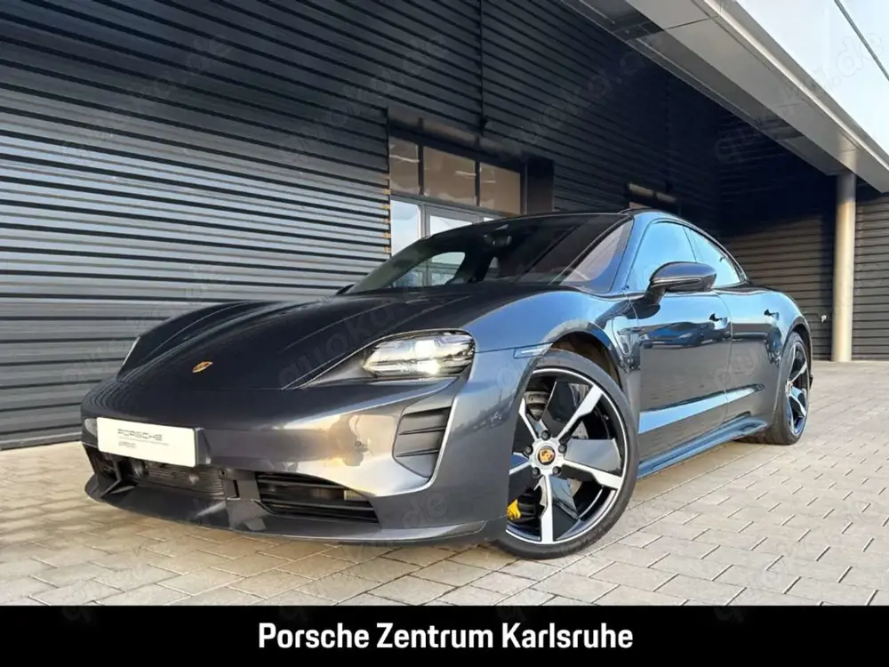 Porsche Taycan Turbo S Burmester Nachtsicht InnoDrive