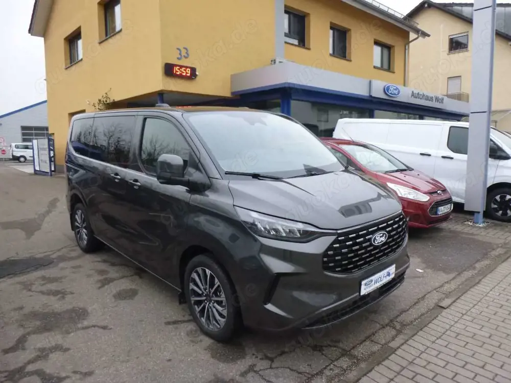 Ford Tourneo Custom L1 Titanium X AHK schwenkbar BO