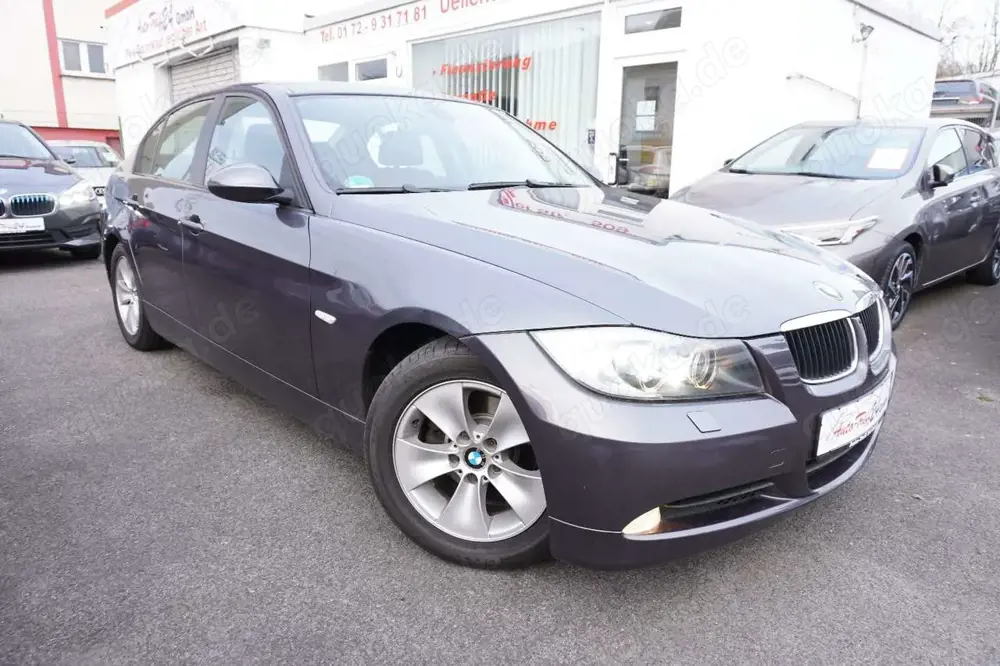 BMW 320 i *1.Hand*Automatik*Xenon*Leder*Stanheizung*