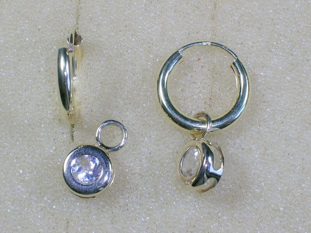 NEU: Creolen mit Einhängern 375 Gold mit Zirkonia