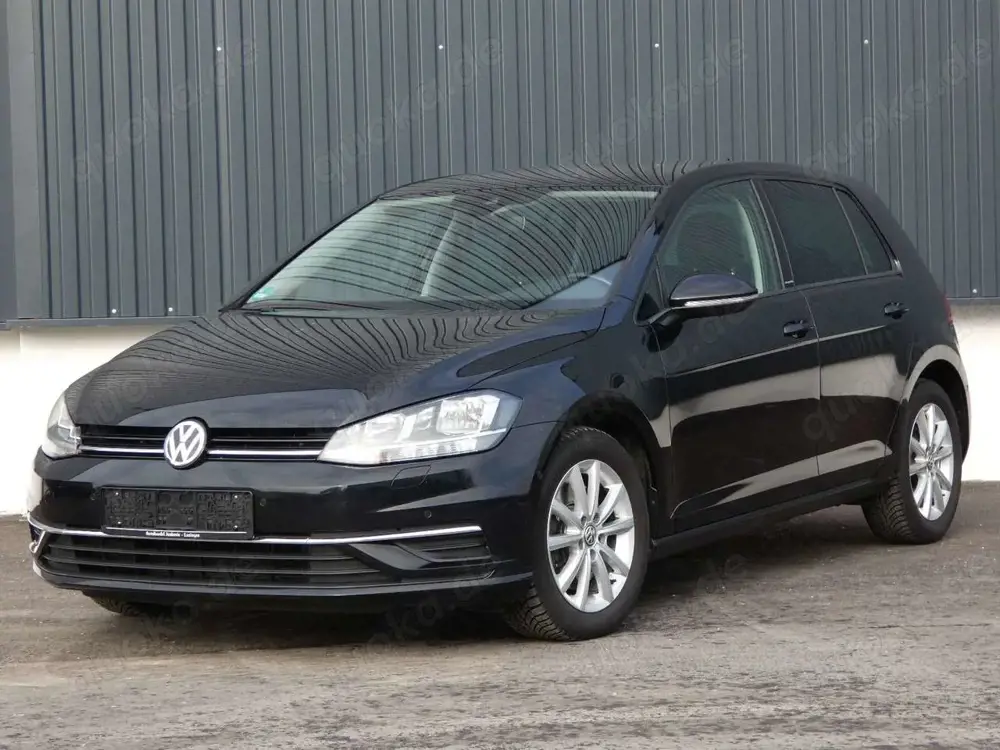 Volkswagen Golf 1.6 TDI IQ.DRIVE Navi ACC SHZ 1-Hand