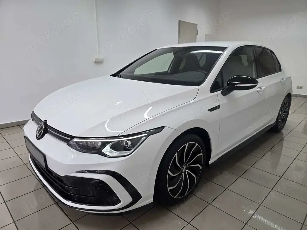 Volkswagen Golf VIII 2.0 TDI Lim. R-Line DSG LED+ Navi ACC CarPlay