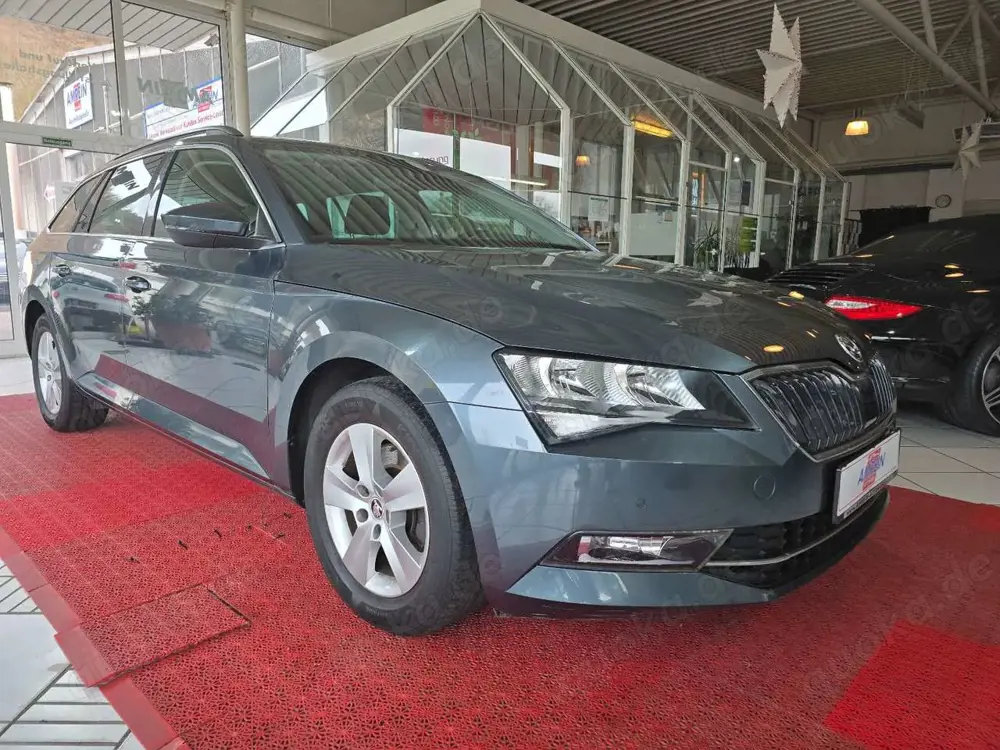 Skoda Superb Combi Ambition+SHZ+KLIMA+PDC+TEMPOMAT+