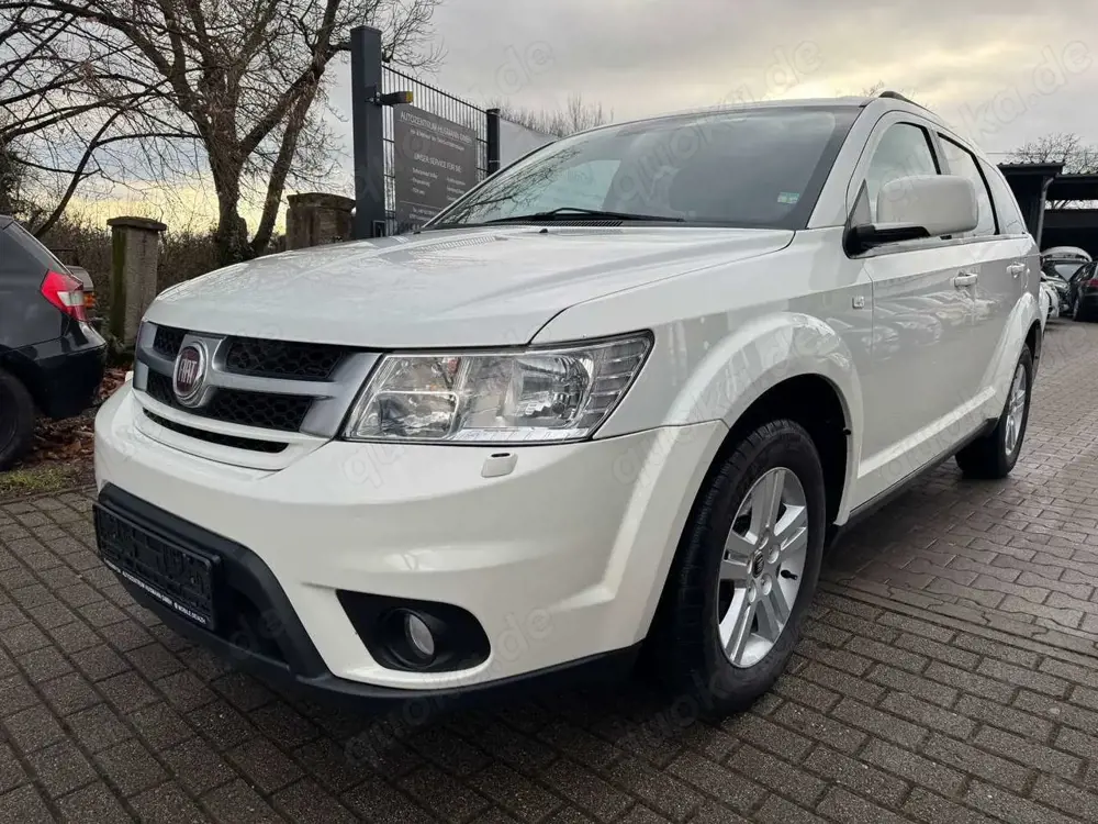 Fiat Freemont FREEMONT 2.0l MULTIJET 170 PS 7 SITZE TÜV 12/27