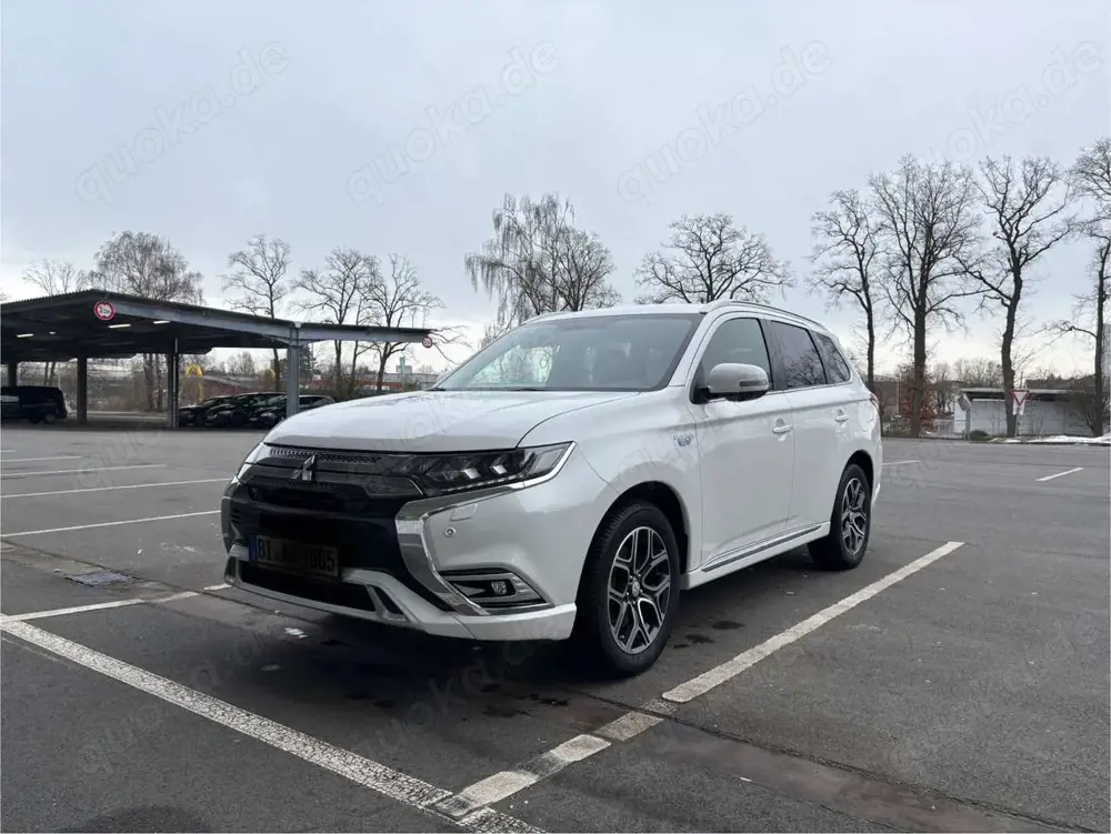 Mitsubishi Outlander PHEV Intro Edition 4WD