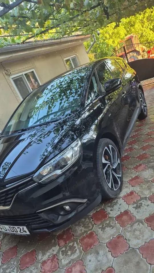 Renault Grand Scenic BLUE dCi 150 BOSE EDITION