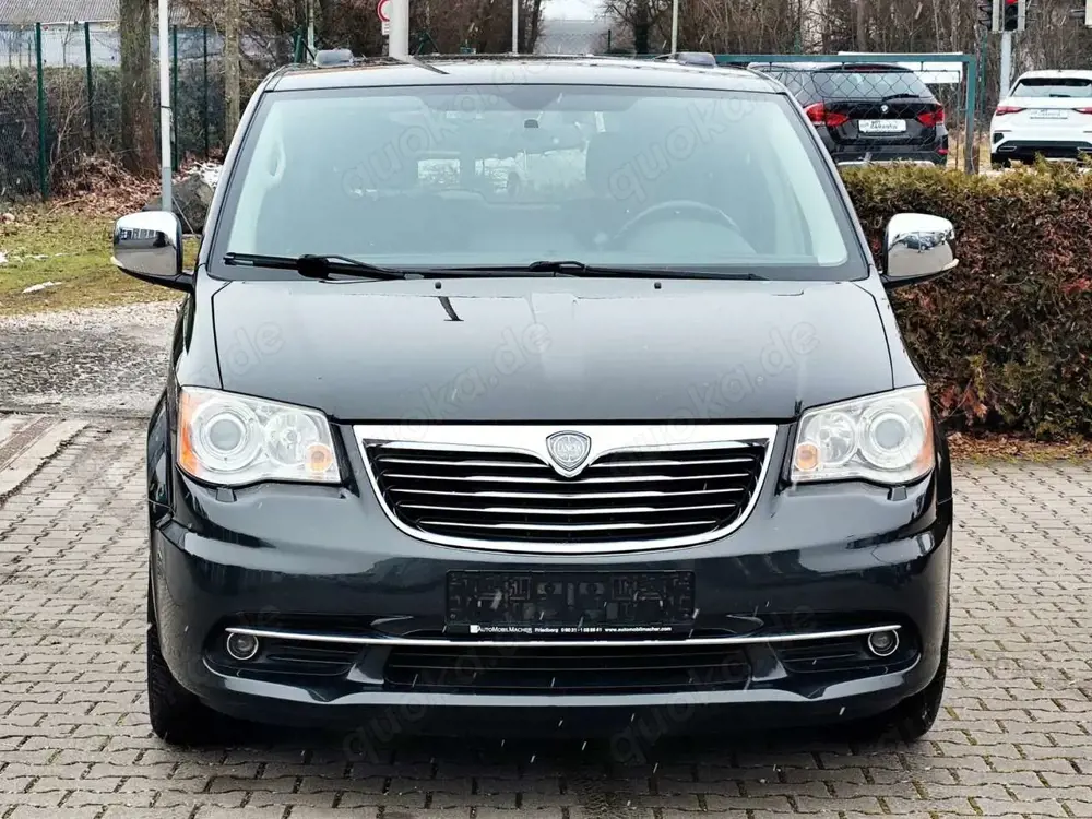 Lancia Voyager 2,8 CRDI Platinum Automatik 7 Sitzer