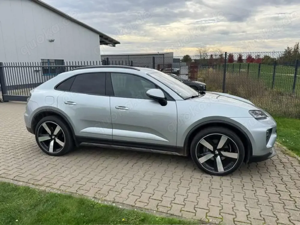 Porsche Macan Macan 4
