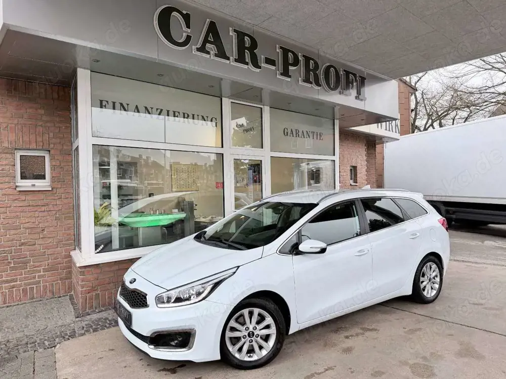 Kia Ceed SW / cee'd SW Navi/Kamera/Bluetooth/AHK