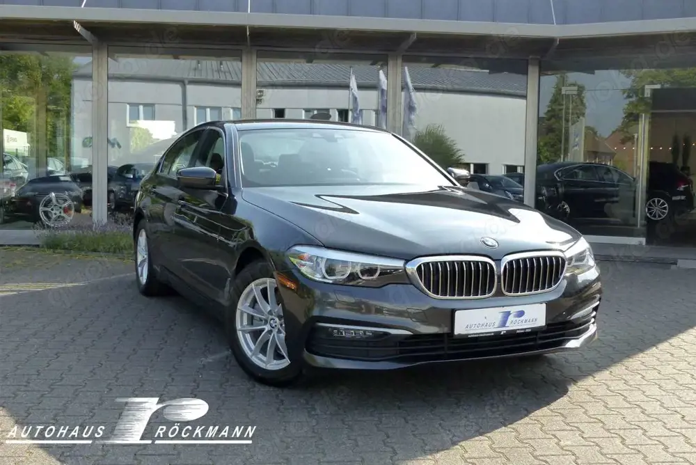 BMW 520 d  Aut. AHK Navi Tempo SHZ PDC