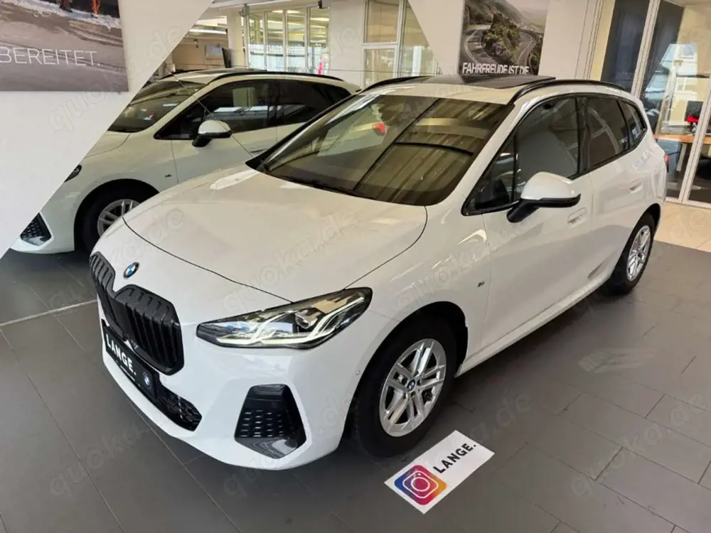 BMW 218 Active Tourer Aut.M Sport AHK+PARK-ASSISTENT+PANO+