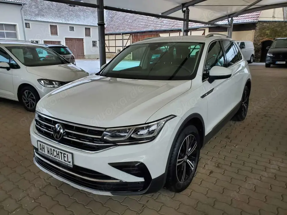 Volkswagen Tiguan Elegance 1,5 TSI DSG IQ-Light AHZV Navi 18-Zoll