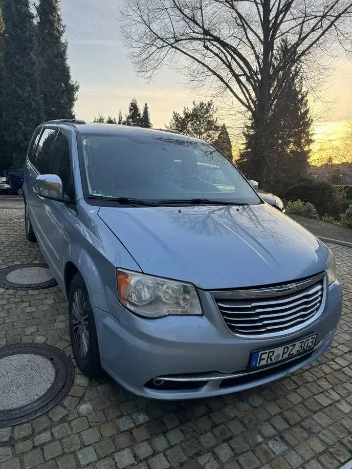 Chrysler Town  Country LPG, AHK, Campingbett