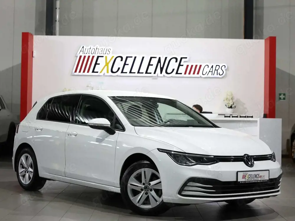 Volkswagen Golf VIII 2.0 TDI DSG LIFE IQ / NAVI+KAMERA, LED