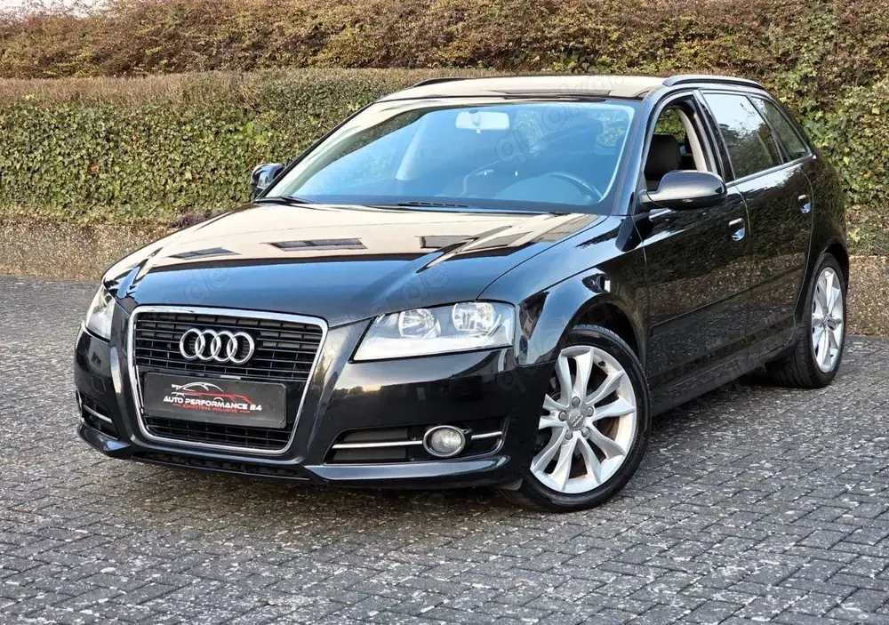 Audi A3 1.6 TDI SPORTBACK*AMBITION*GRA*PDC*AHK*S-HEFT