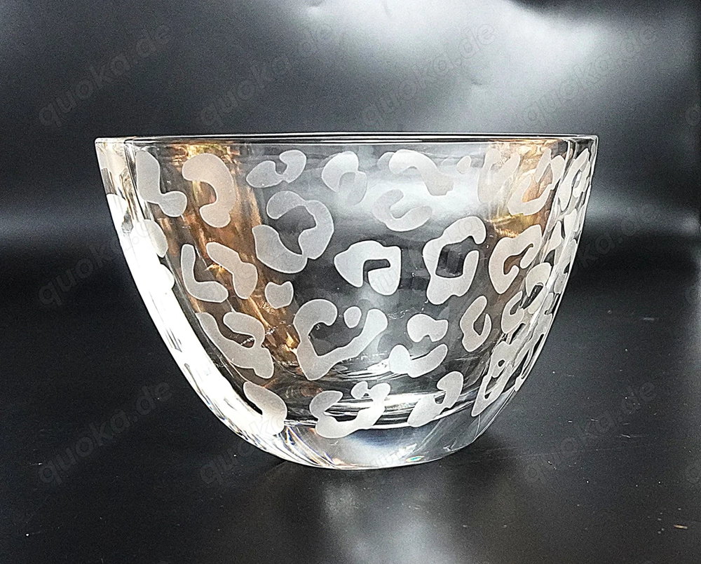 Massive ovale Glasschale mit einseitigem Leoparden-Printmuster weiß