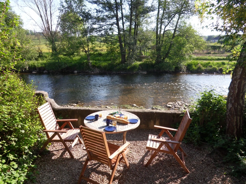 Ferienhaus am Fluss in Frankreich