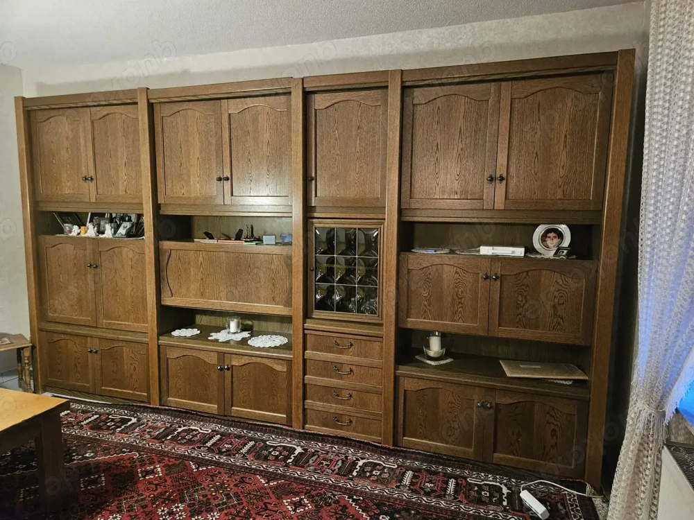 Wohnzimmerschrank und Sideboard passend