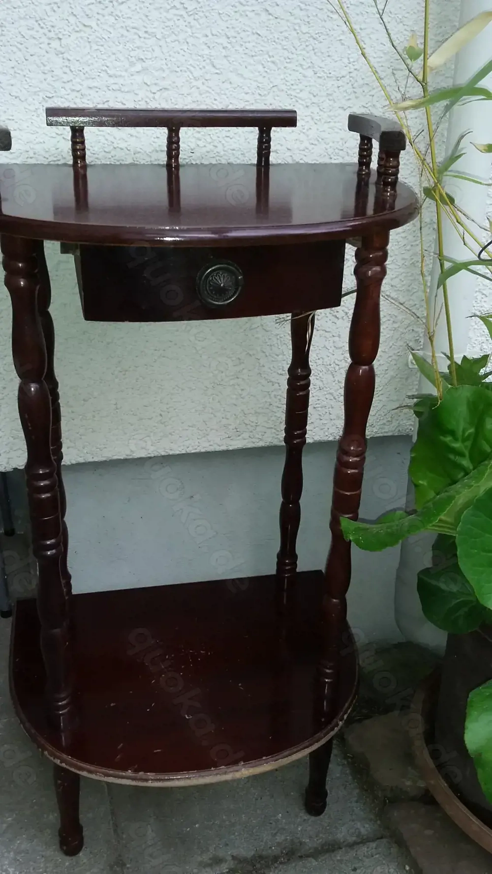 Telefontischchen o. Blumentischchen