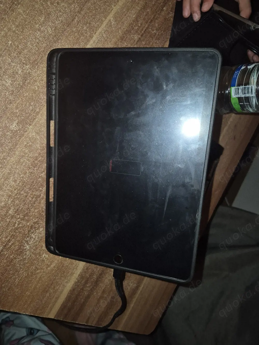 der ipad 6 sehr gut mit hülle und kabel 