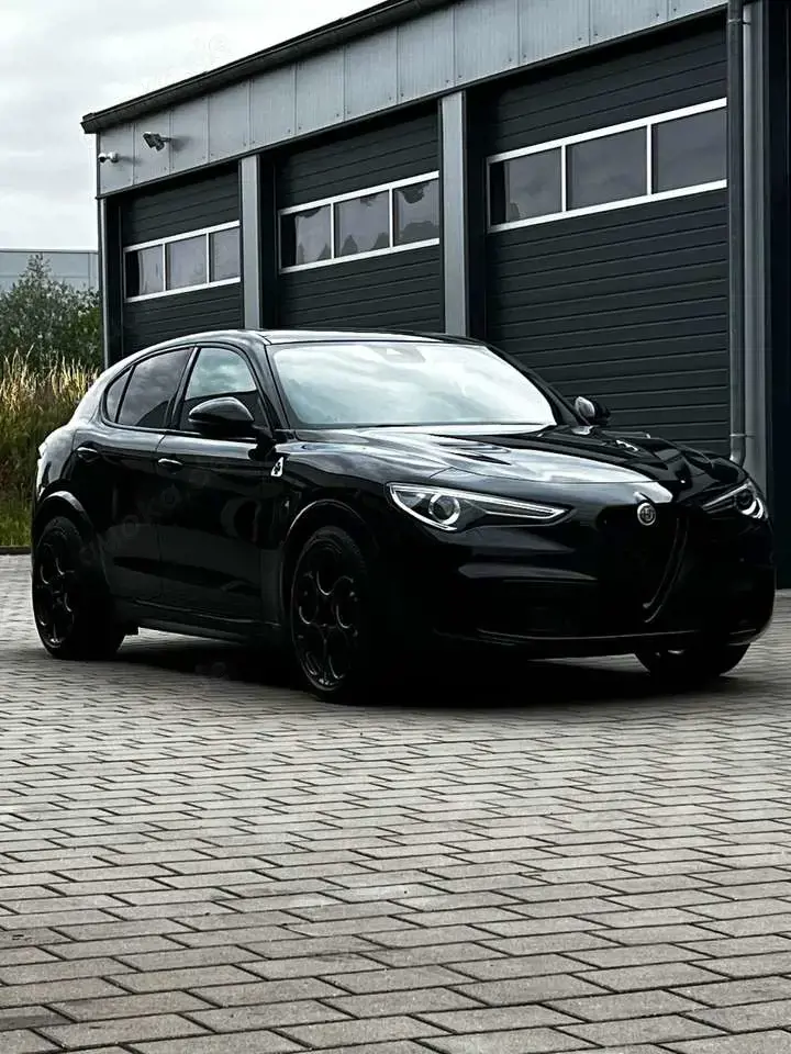 Alfa Romeo Stelvio V6 2.9 Bi-Turbo AT8-Q4 Quadrifoglio