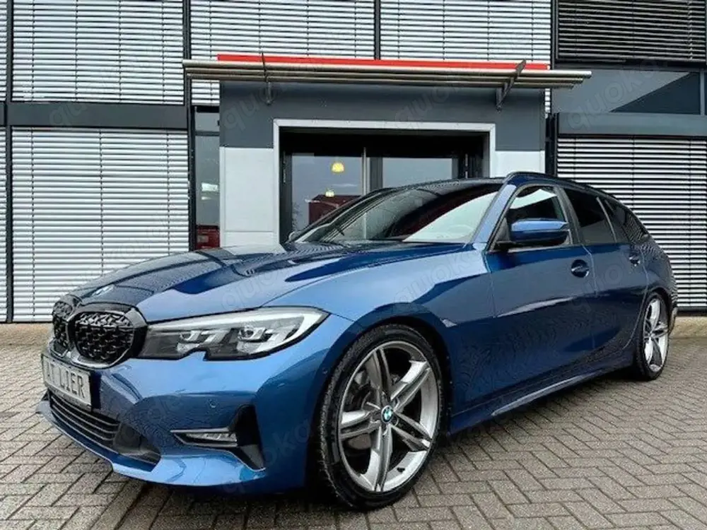 BMW 318 d Touring LED LIVE-COCKPIT DRIVING KAMERA