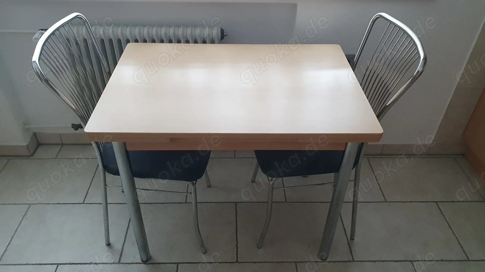 Tisch inkl. 2 Stühle