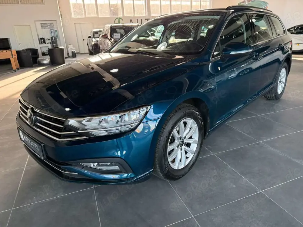 Volkswagen Passat Variant Business*NaviKam.*LED*AHK.