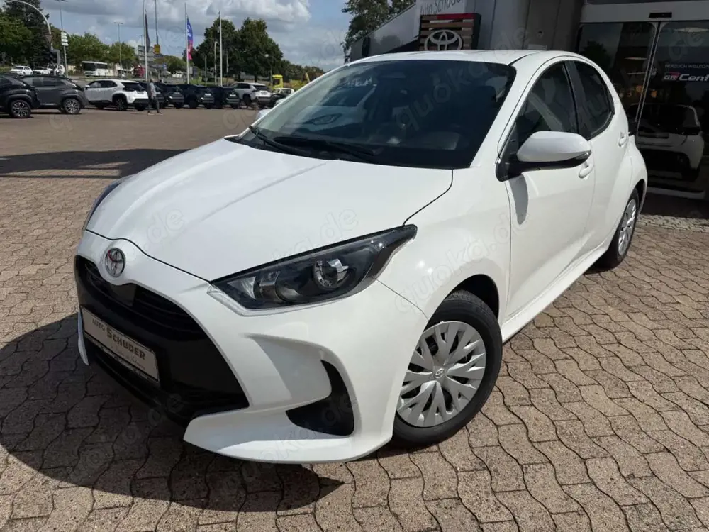 Toyota Yaris Hybrid Business Edition