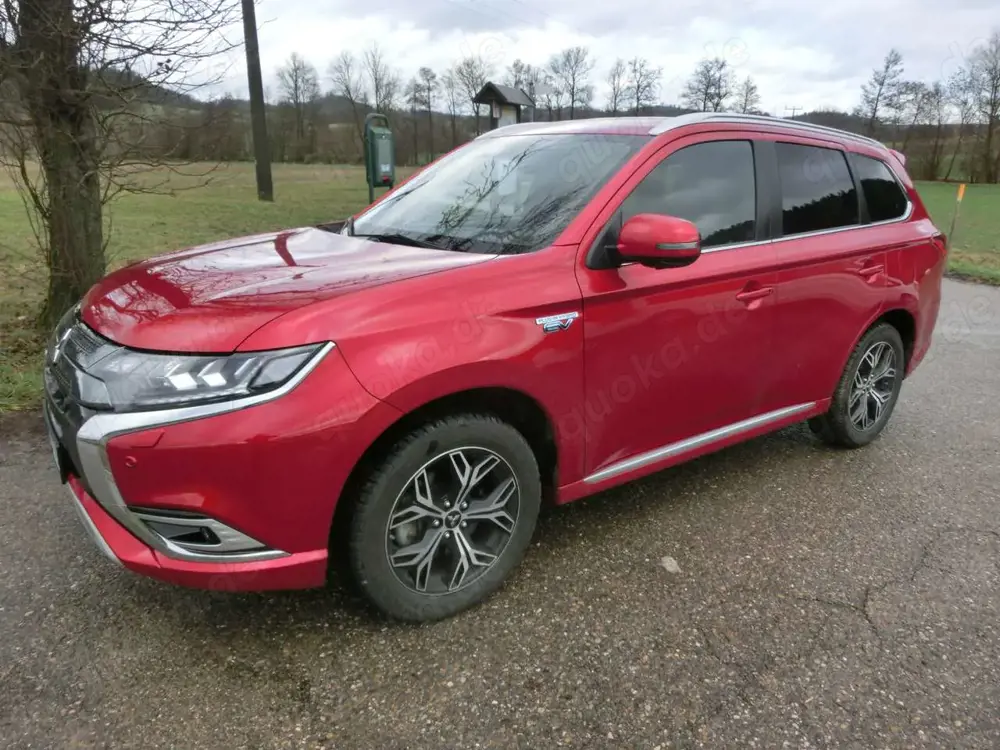 Mitsubishi Outlander Outlander Plug-In Hybrid 2.4 4WD Plug-In Hybrid Top SD AHK NR sehr guter Zustan