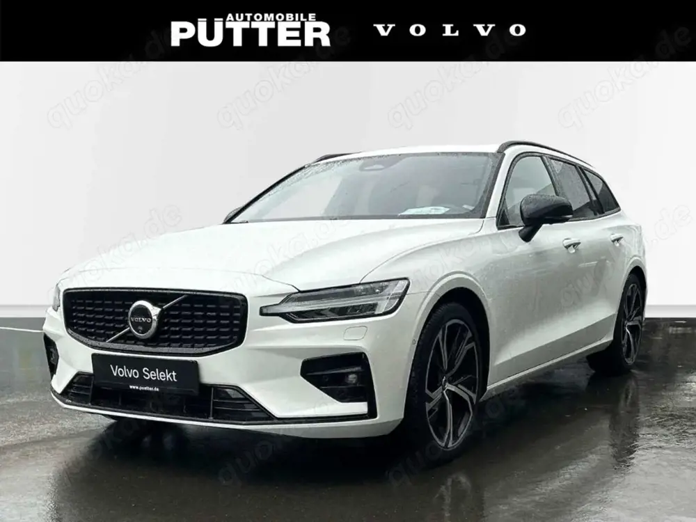 Volvo V60 B4 Benzin Plus Dark 19'' AHK Panorama LED Harman 3