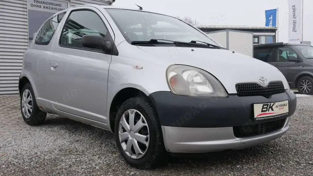 Toyota Yaris 1.0 ATM Motor 12/2026 TÜV Kundendienst Neu ZV