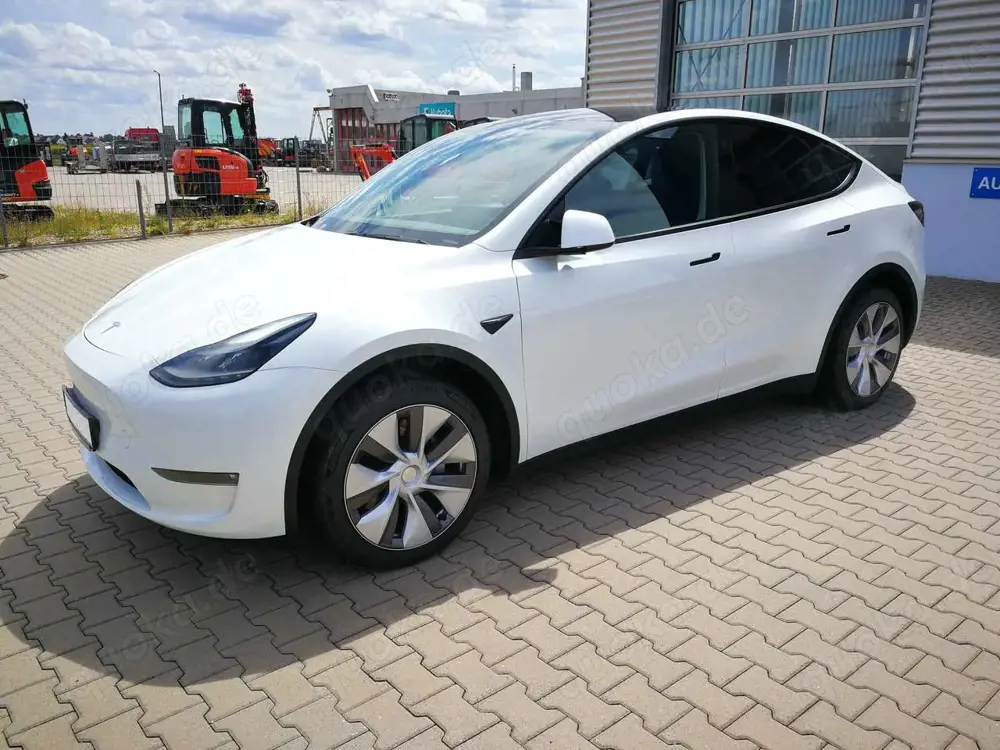 Tesla Model Y Model Y Long Range Dual Motor AWD