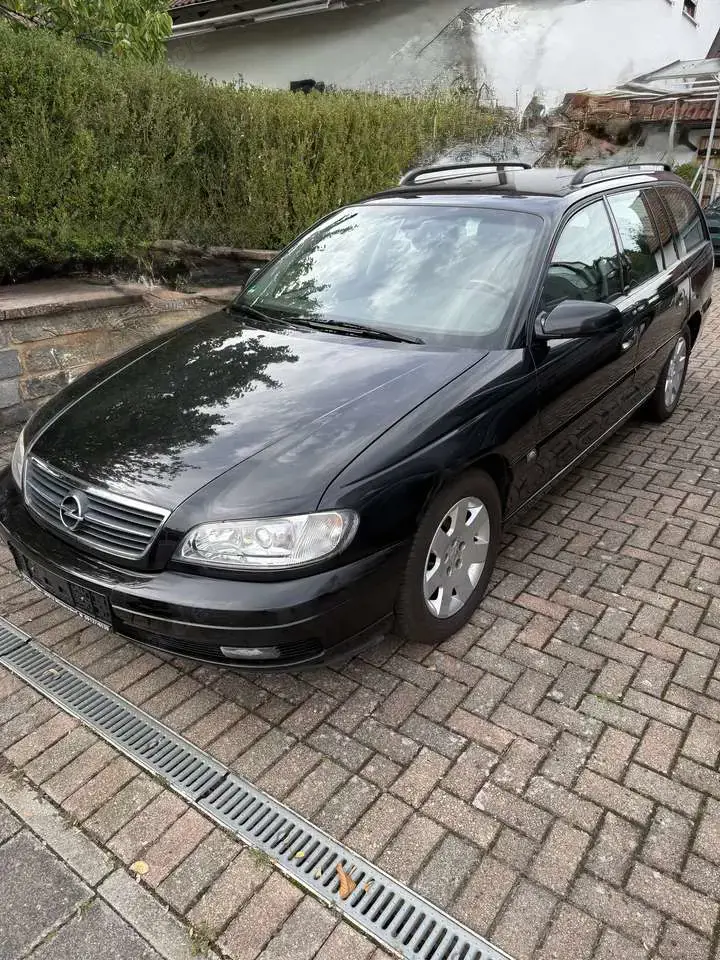 Opel Omega Caravan 2.2 16 V , AHK, TÜV Neu