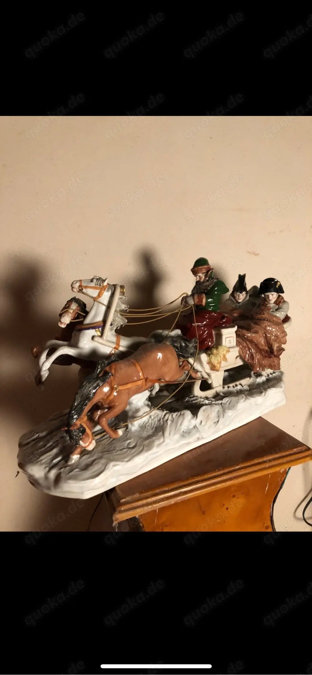Porzellanfigur "Napoleons Schlittenfahrt von Moskau nach Paris"