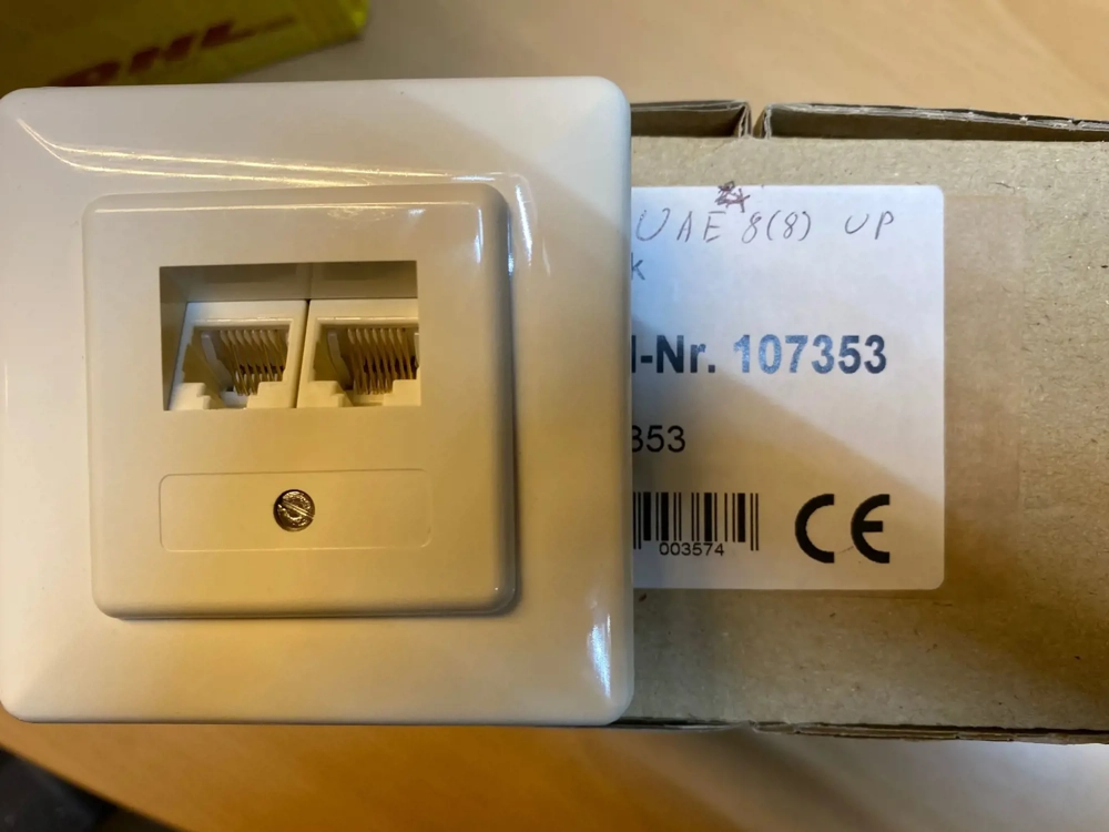 7 x Telefondose Western RJ45, ISDN UAE 2 x 8(8), UP, neu