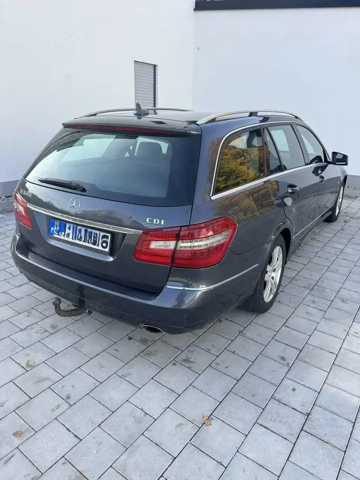 Mercedes-Benz E 300 T CDI DPF BlueEFFICIENCY 7G-TRONIC