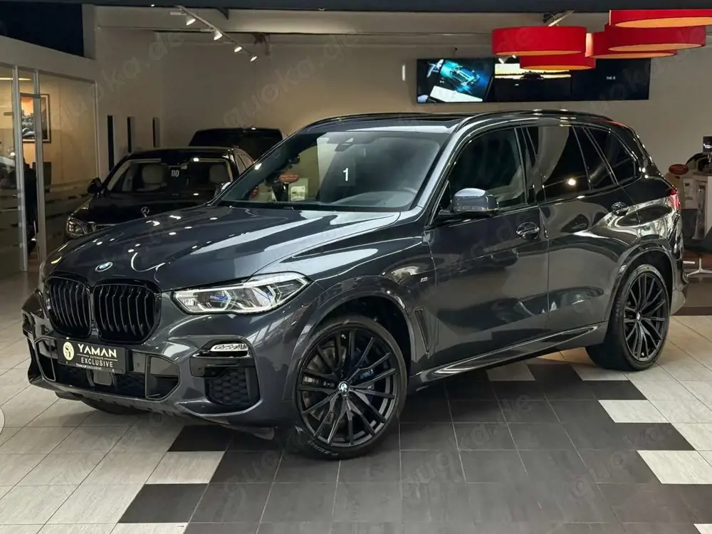 BMW X5 M i *Pano-Sky*StHzg*Bowers  Wilkins* 22"