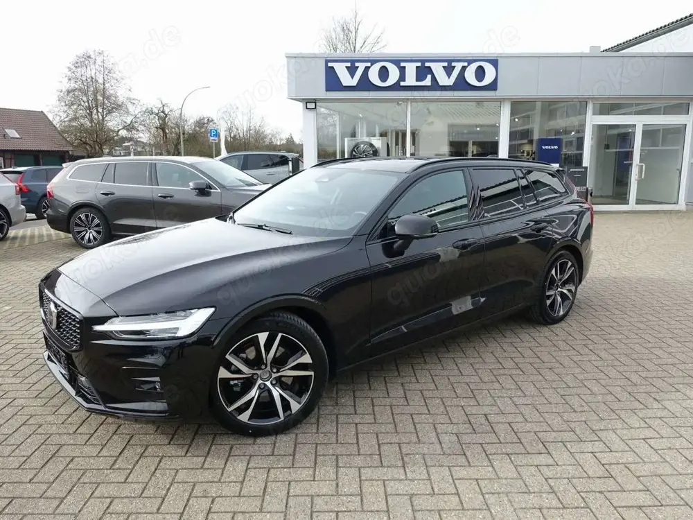 Volvo V60 Plus B4 Mild hybrid/Dark/Pano/360°/HK/BLS